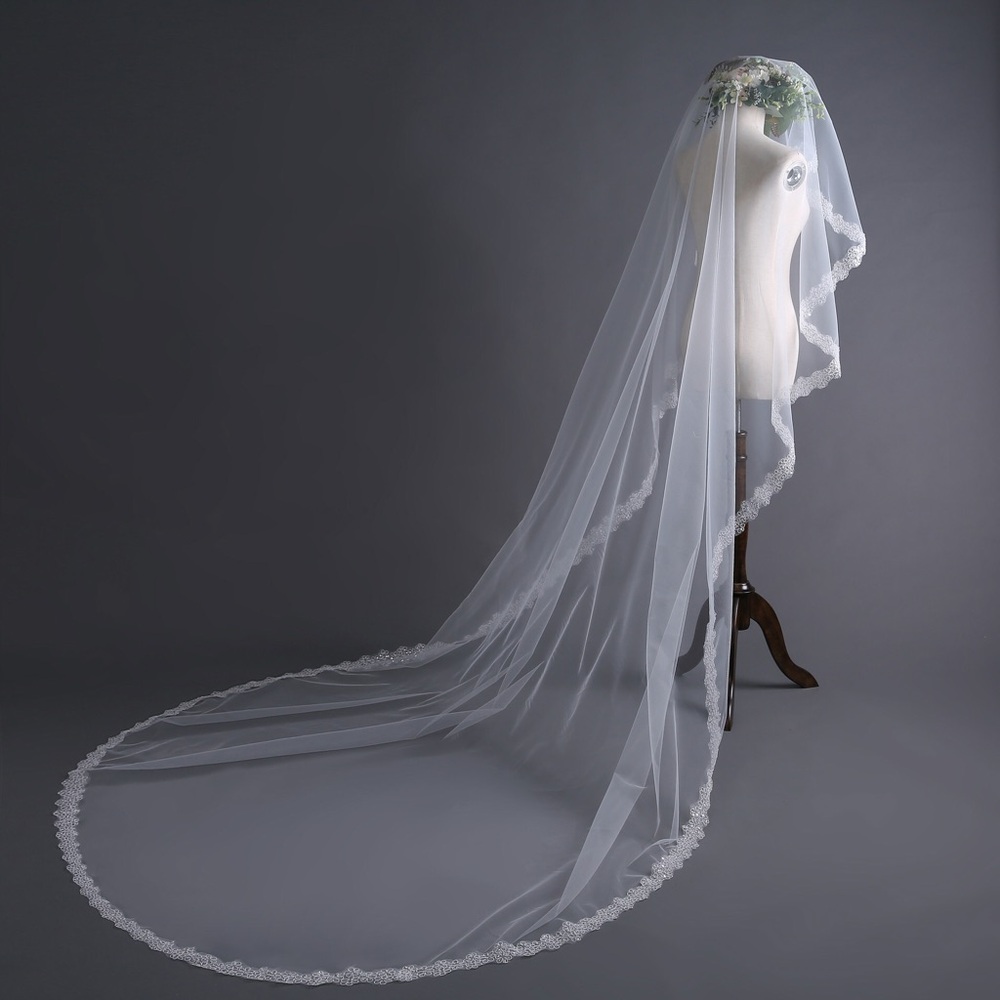 Elegant Long Bridal Veil with Lace Edge - White